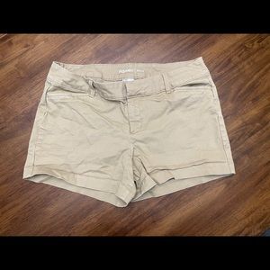 🌿3/$20 Old Navy Tan Pixie Shorts